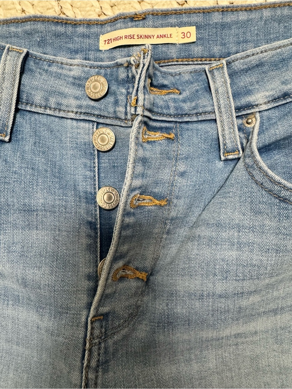 Levi's Women's Light Wash High-Rise Denim Jeans